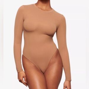 SKIMS Fits Everybody Long Sleeve Bodysuit in Color Sienna Size 2X